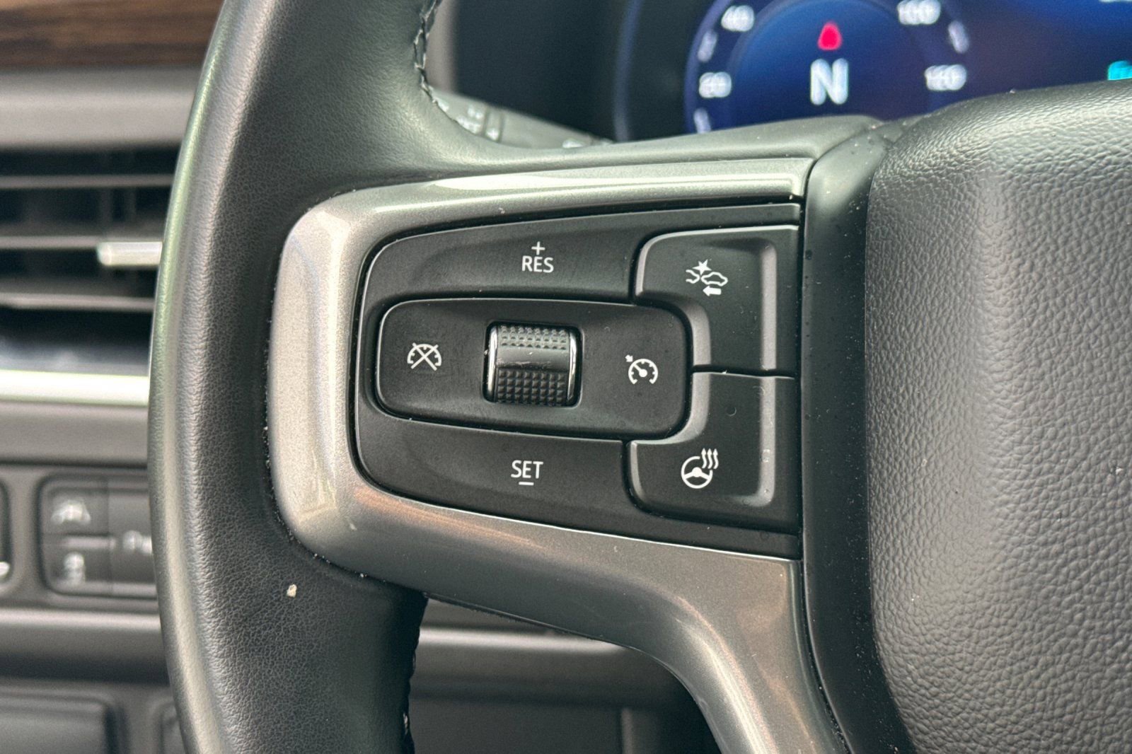 Used 2024 Chevrolet Suburban Premier image 35