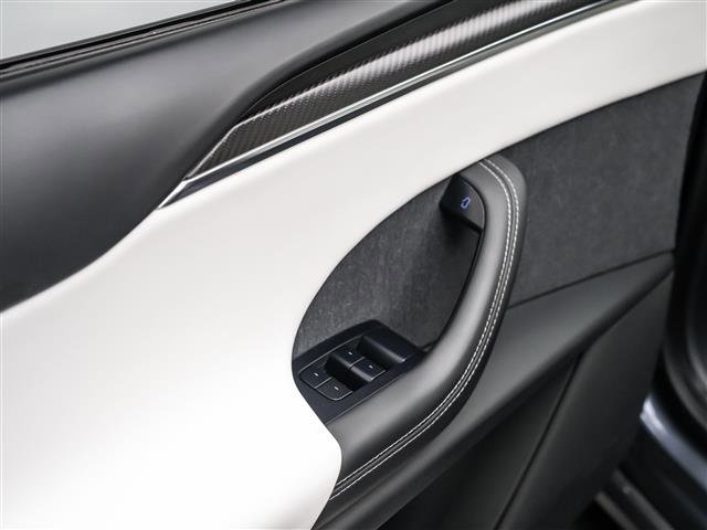 Used 2022 Tesla Model X Plaid image 29
