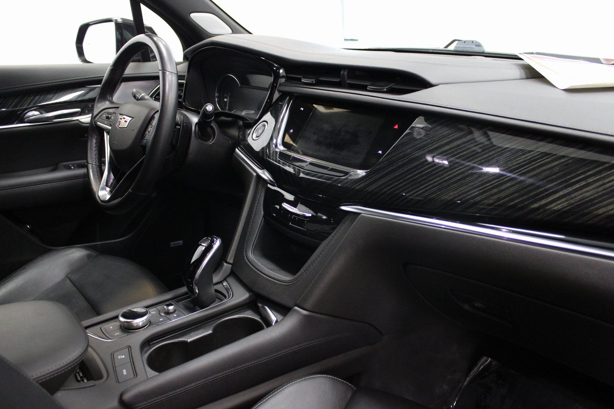 Used 2023 Cadillac XT6 Premium Luxury image 33