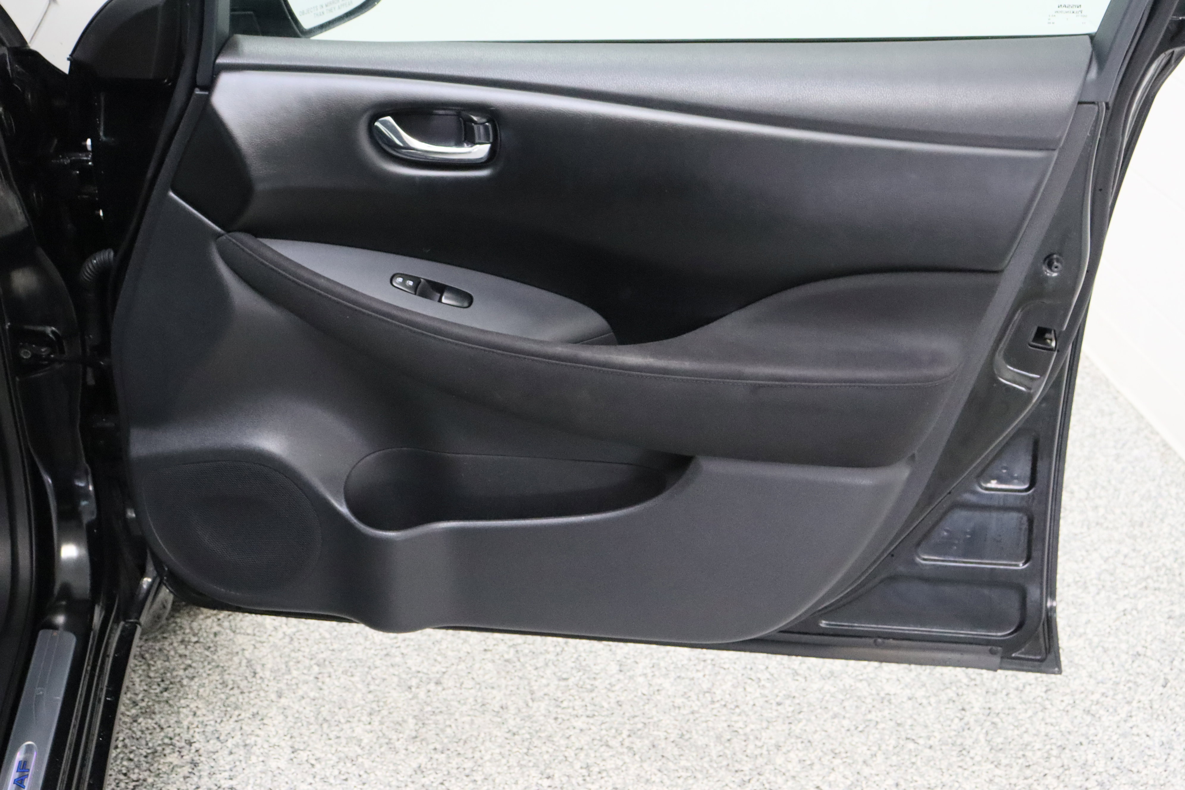 Used 2015 Nissan Leaf S w/ Charge Package FWD image 34