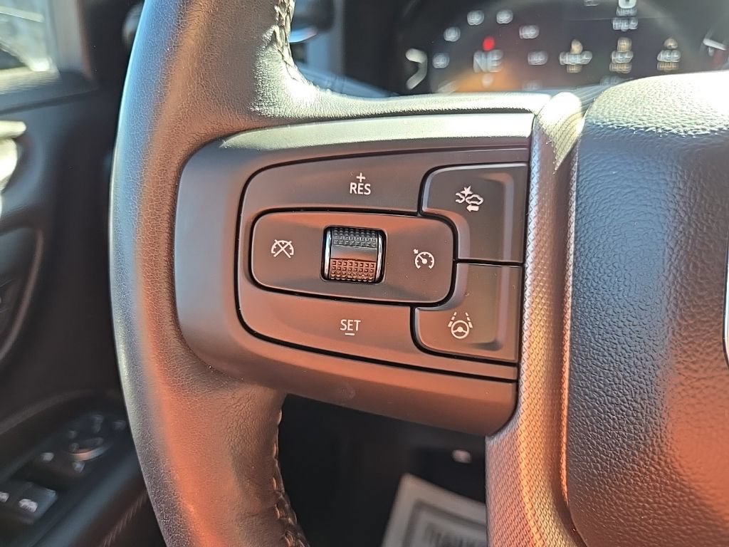 Used 2024 GMC Yukon XL Denali w/ Advanced Technology Package AWD/4WD image 45