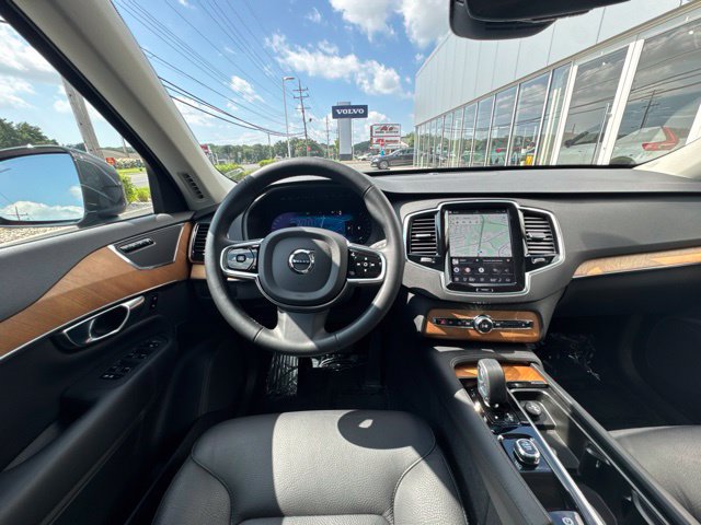 Certified 2024 Volvo XC90 B5 Plus AWD/4WD image 19