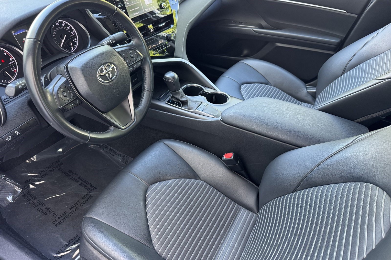 Used 2023 Toyota Camry SE FWD image 4