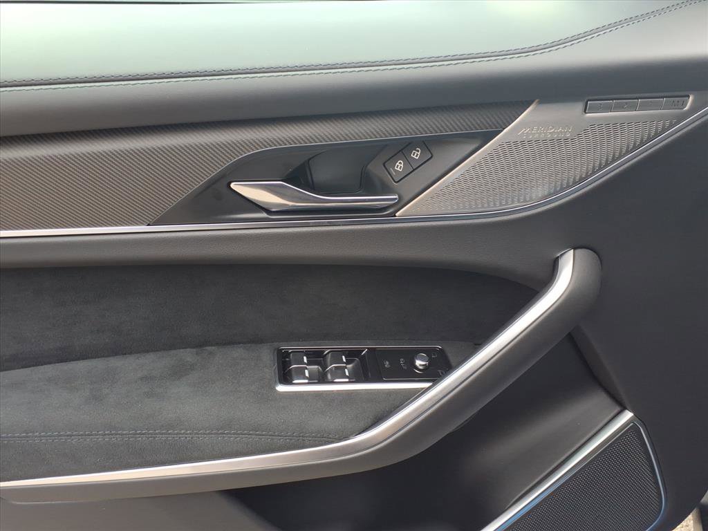 New 2026 Jaguar F-PACE SVR image 10