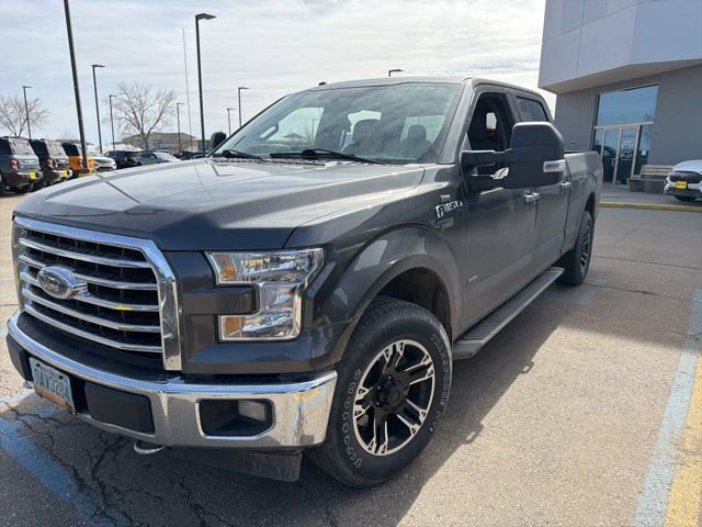 Used 2017 Ford F150 XLT w/ Equipment Group 302A Luxury image 3