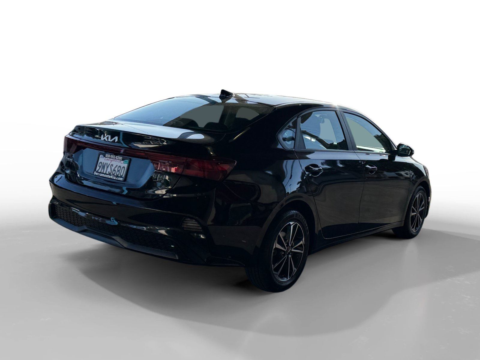 Used 2024 Kia Forte LXS w/ LXS Technology Package FWD image 5