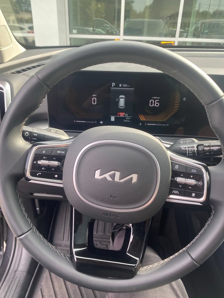 Used 2025 Kia Sorento S w/ Panoramic Sunroof Package FWD image 10
