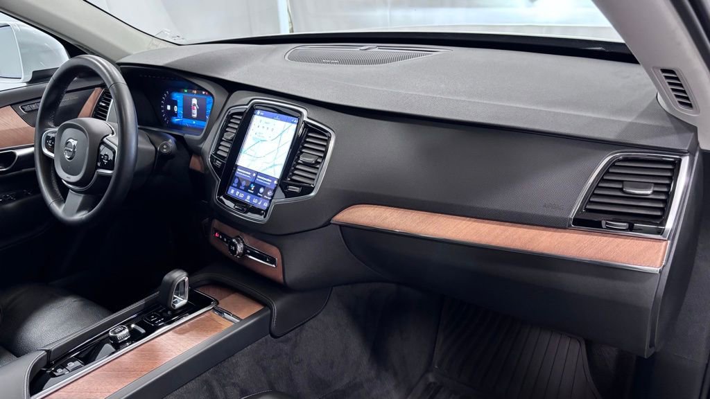 Certified 2023 Volvo XC90 B5 Plus w/ Protection Package Premier AWD/4WD image 17