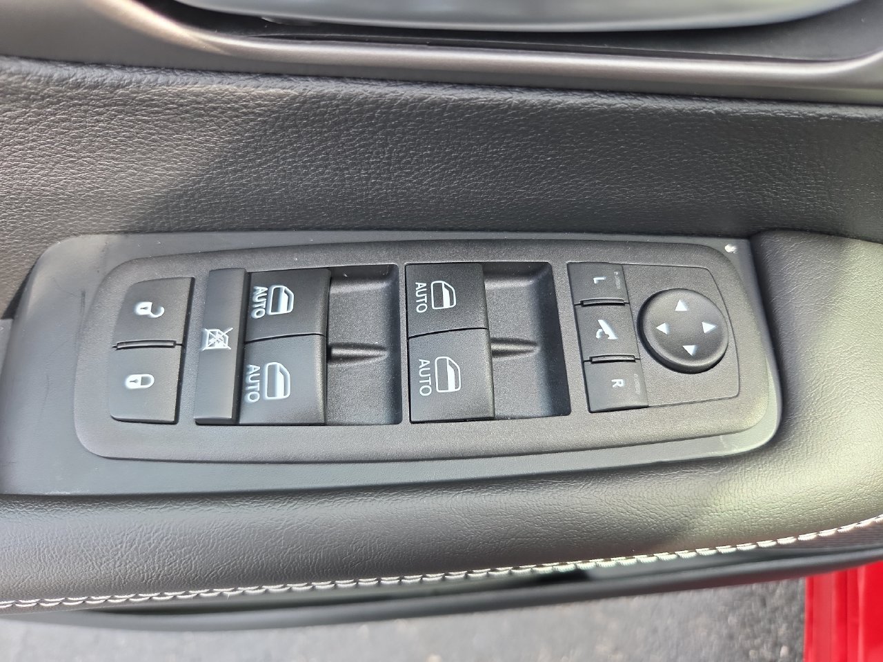 New 2027 Chrysler Pacifica Limited w/ Family Tech Group FWD image 21