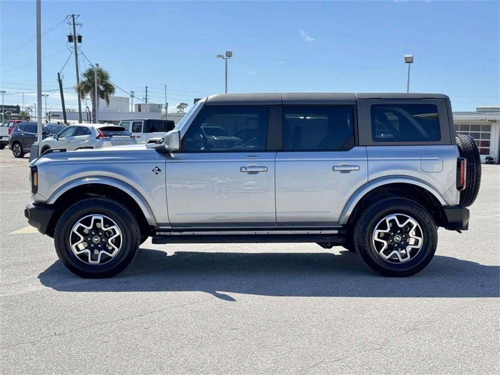Used 2022 Ford Bronco Outer Banks image 2