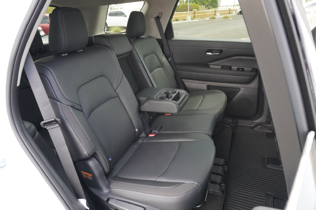 Certified 2026 Nissan Pathfinder SL AWD/4WD image 9