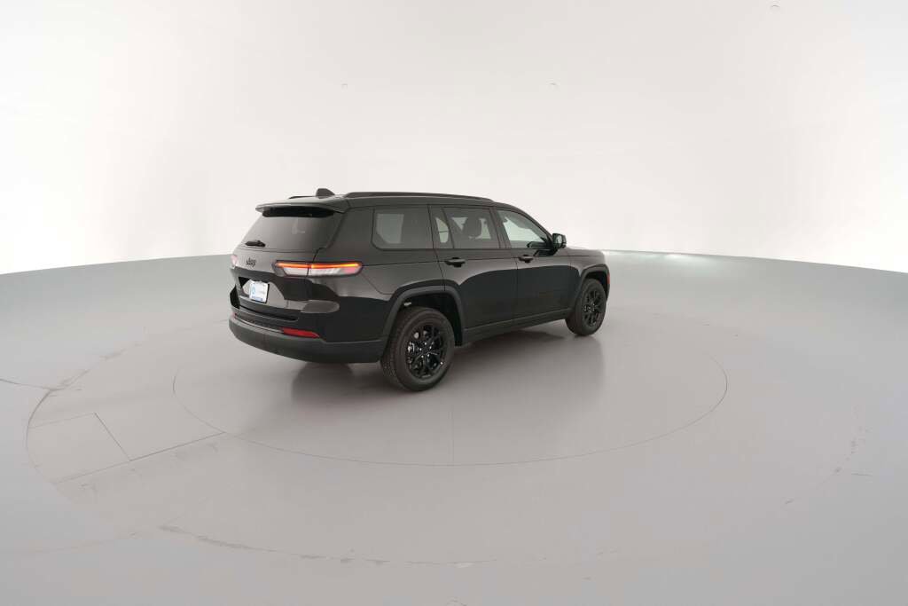 New 2025 Jeep Grand Cherokee L Laredo image 12
