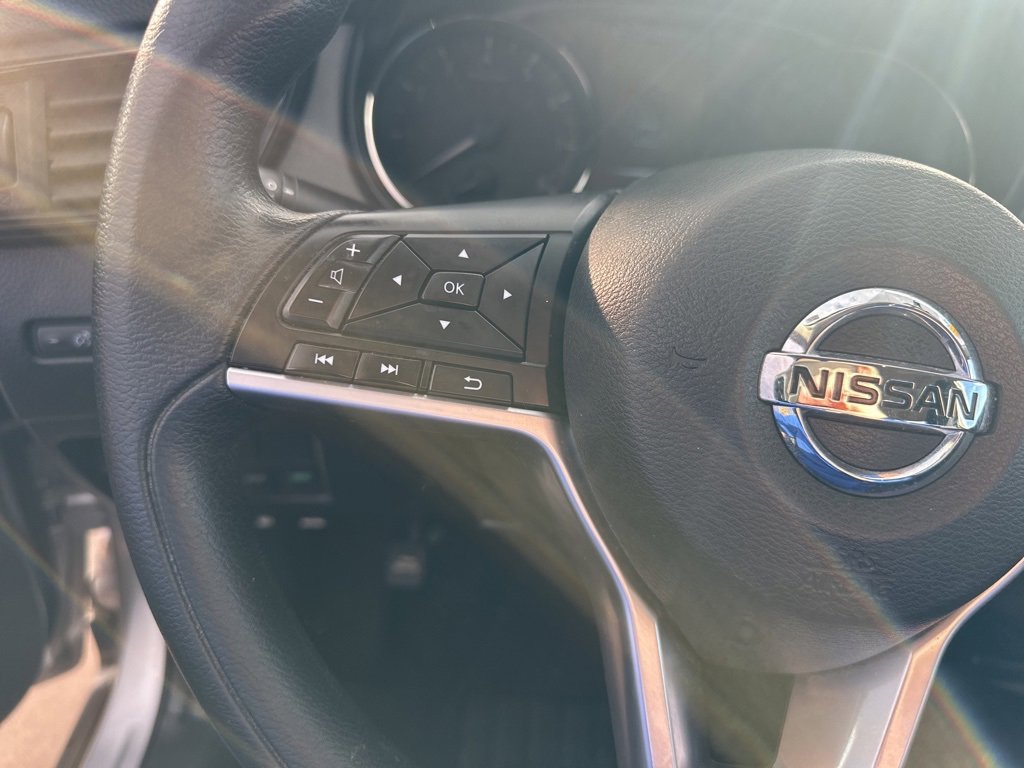 Used 2017 Nissan Rogue S image 11