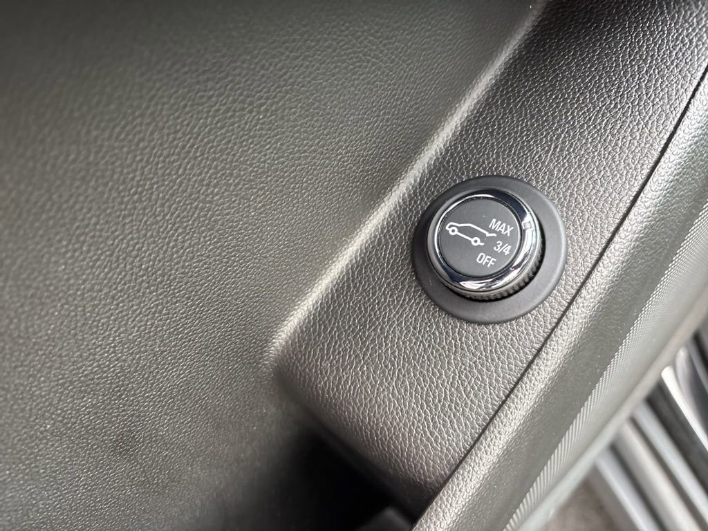 Used 2023 Chevrolet Traverse LT AWD/4WD image 18