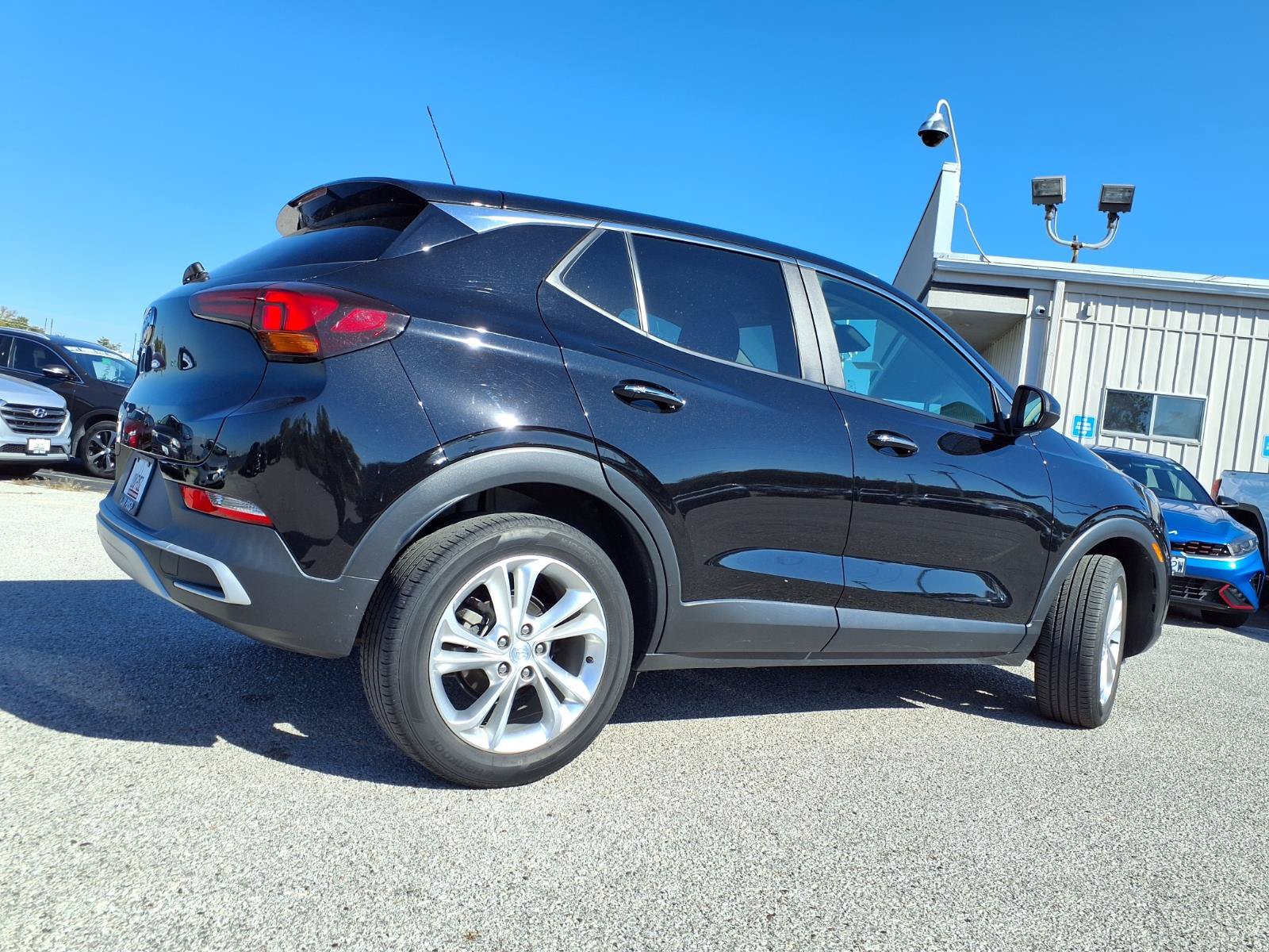 Used 2023 Buick Encore GX Preferred w/ Cold Weather Comfort Package AWD/4WD image 28