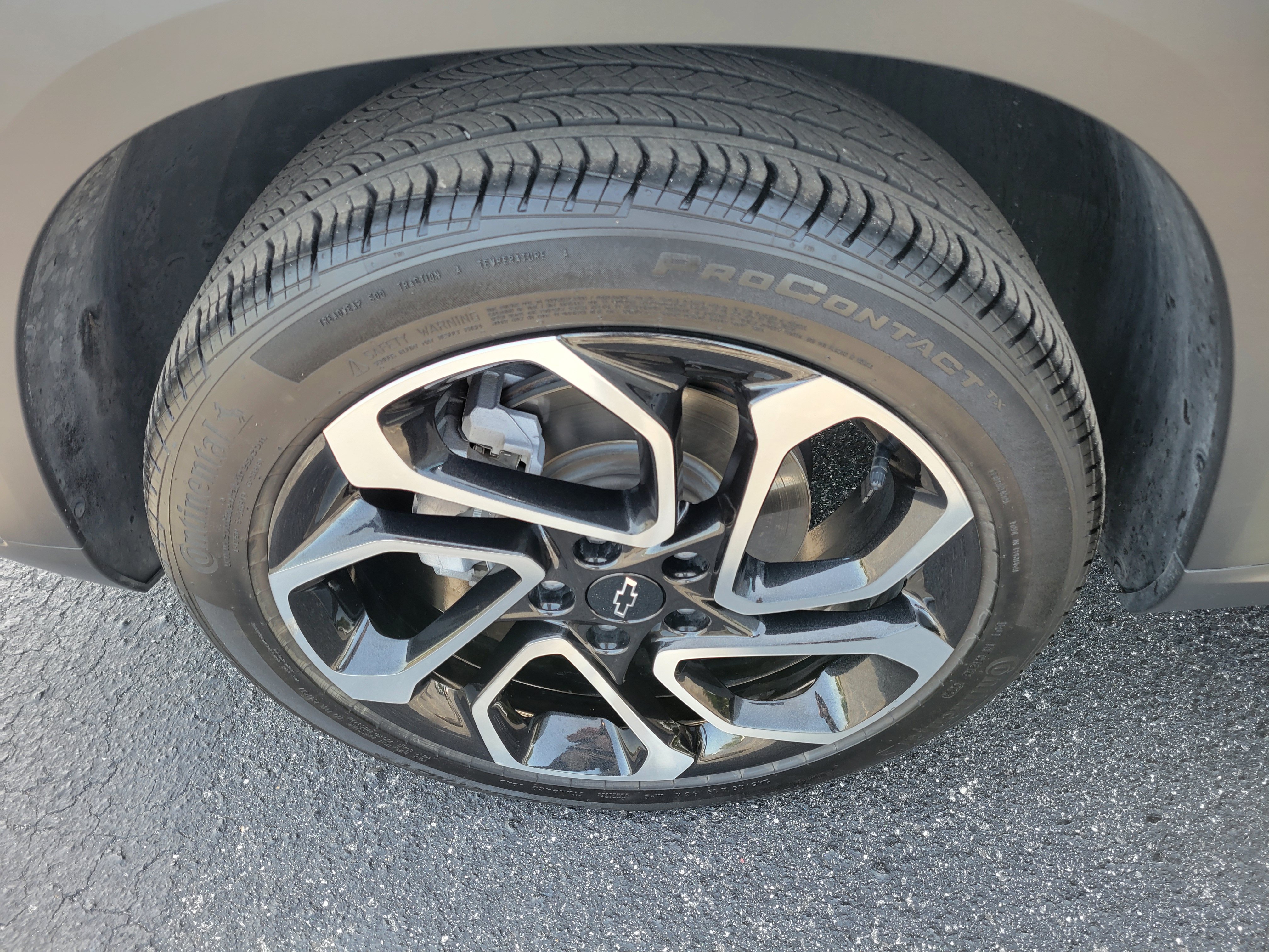 Used 2025 Chevrolet Trax RS w/ Sunroof Package FWD image 35