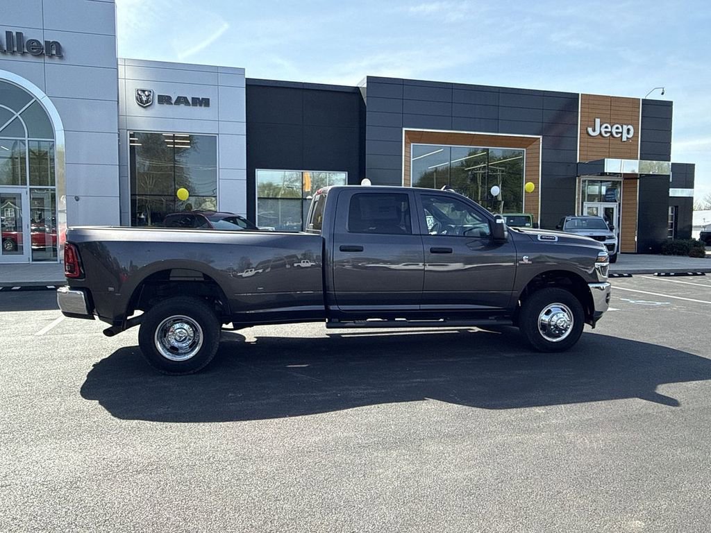 New 2026 RAM 3500 Tradesman AWD/4WD image 14