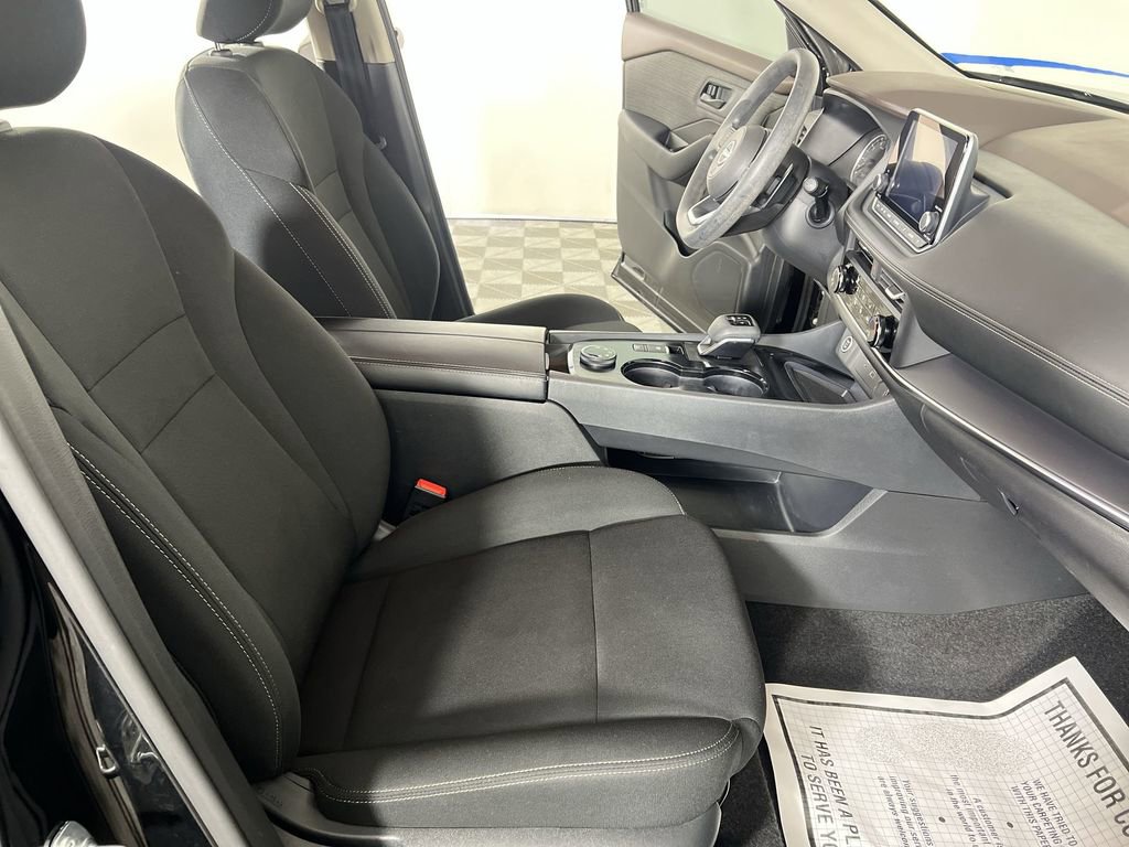Used 2023 Nissan Rogue S image 26