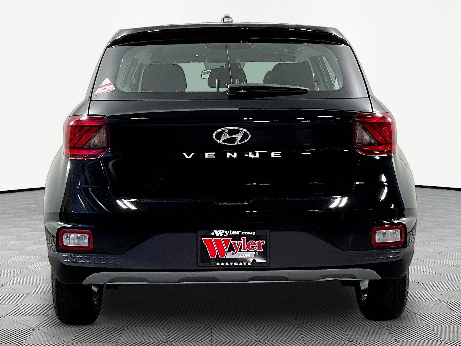 New 2026 Hyundai Venue SE FWD image 5