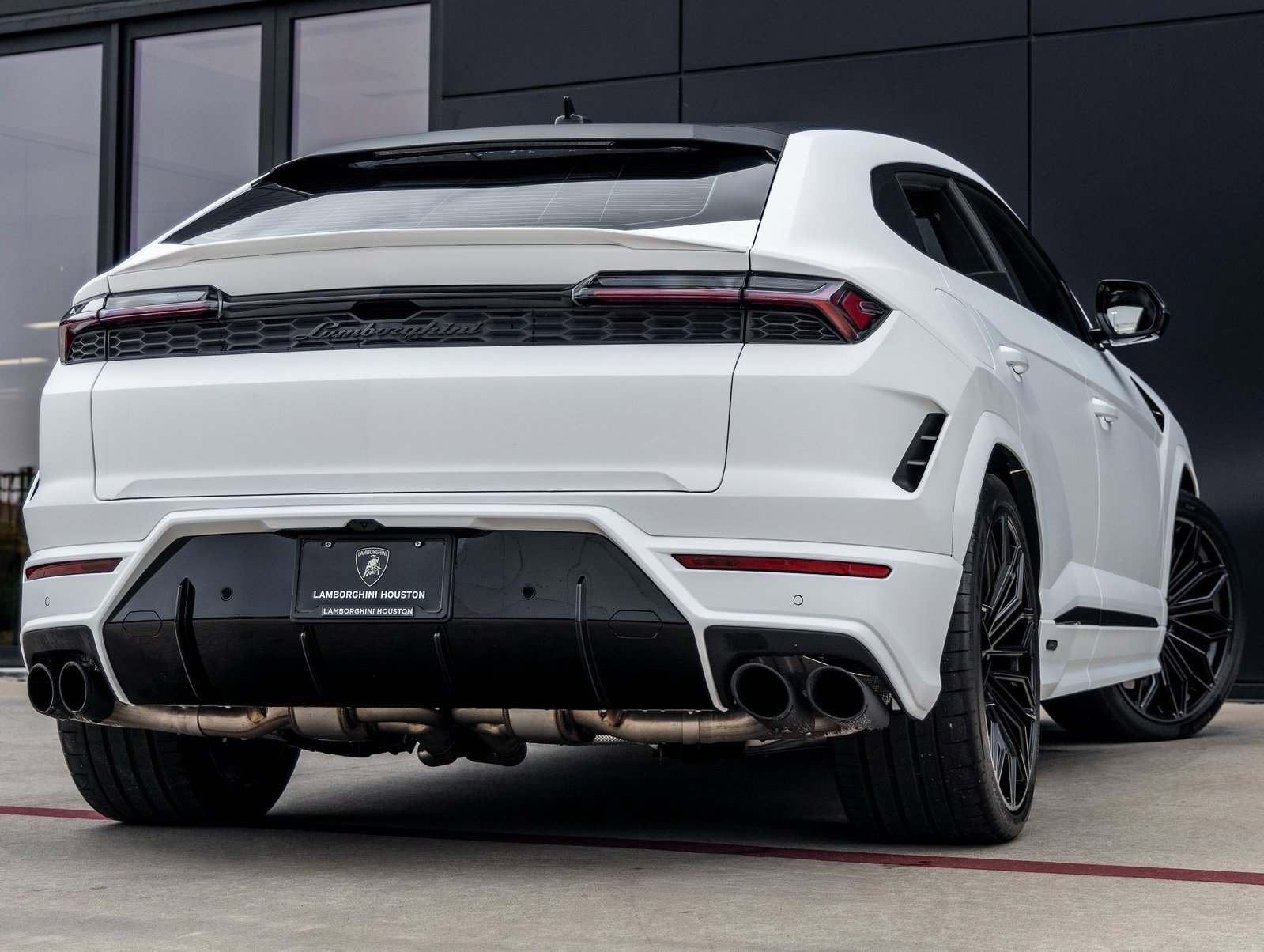 Used 2025 Lamborghini Urus SE image 8