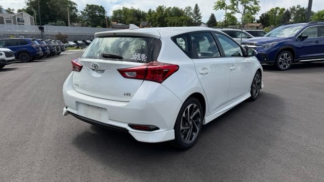 Used 2018 Toyota Corolla iM w/ Carpet Mat Package (TMS) FWD image 3