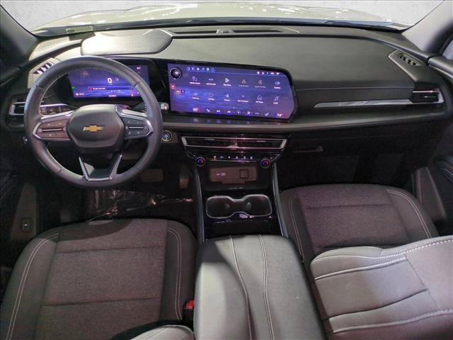 Used 2025 Chevrolet Traverse LT w/ Driver Confidence Package FWD image 17