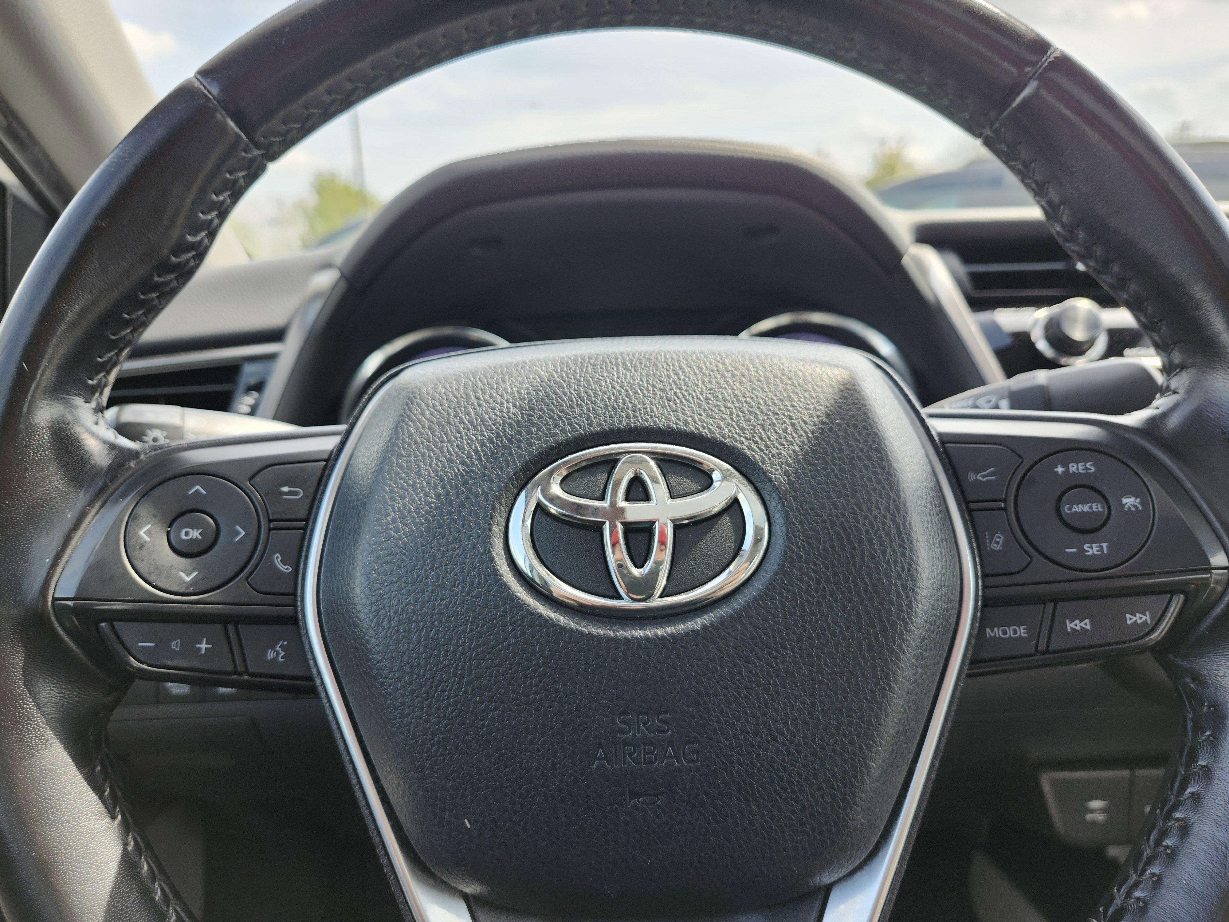 Used 2019 Toyota Camry SE image 25