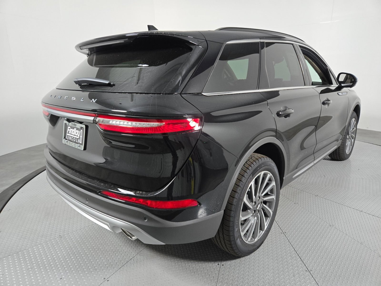 New 2026 Lincoln Corsair Reserve FWD image 4