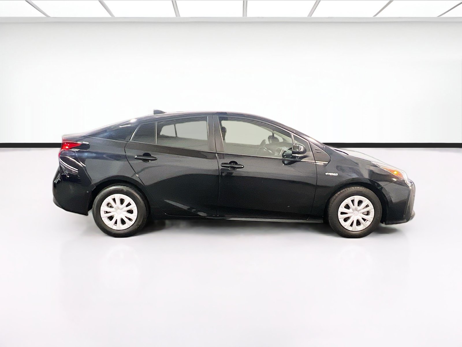 Used 2022 Toyota Prius LE FWD image 22