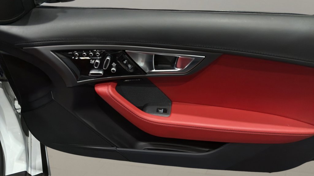 Used 2014 Jaguar F-TYPE S RWD image 22