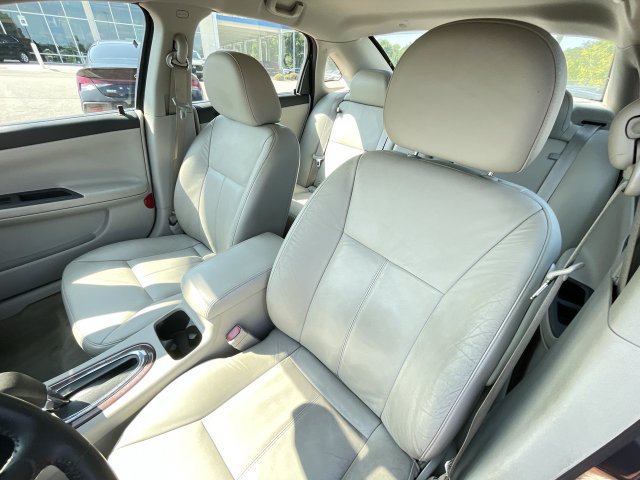 Used 2010 Chevrolet Impala LT w/ Luxury Edition Package FWD image 13