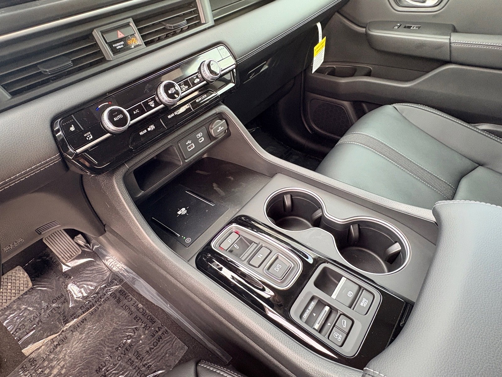 New 2025 Honda Pilot Touring image 14