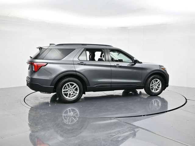 Used 2026 Ford Explorer Active RWD image 2