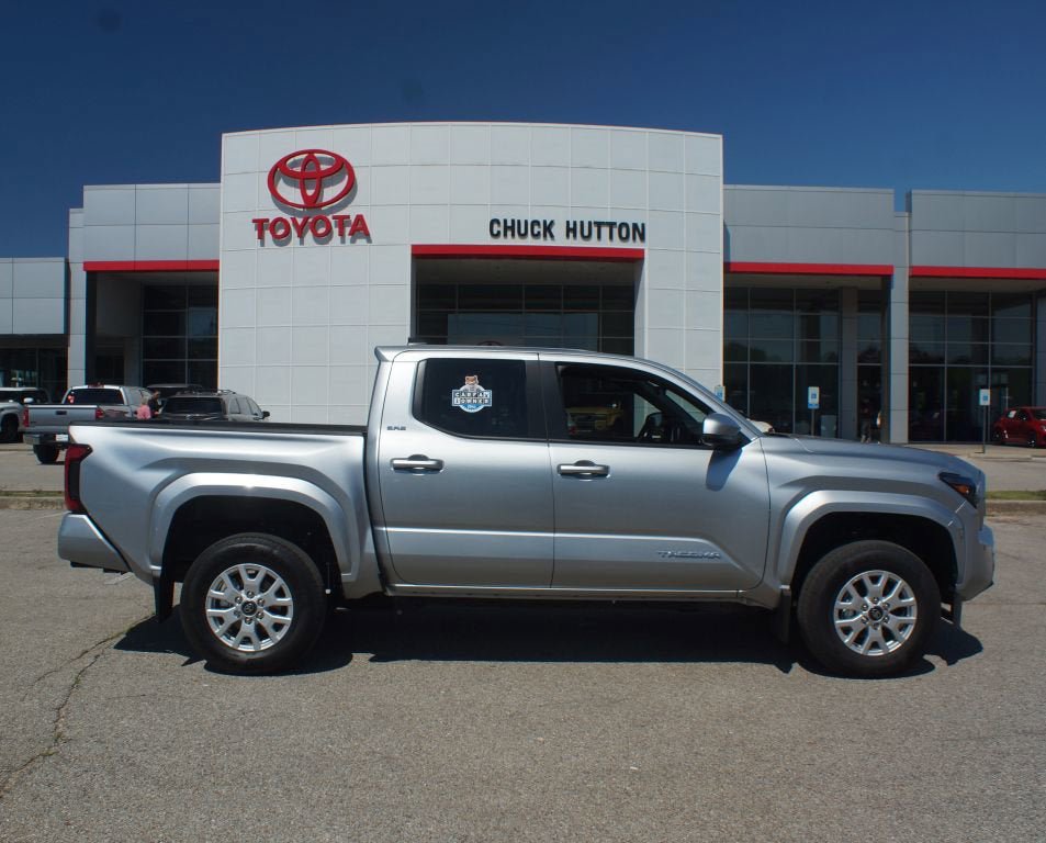 Used 2026 Toyota Tacoma SR5 AWD/4WD image 1