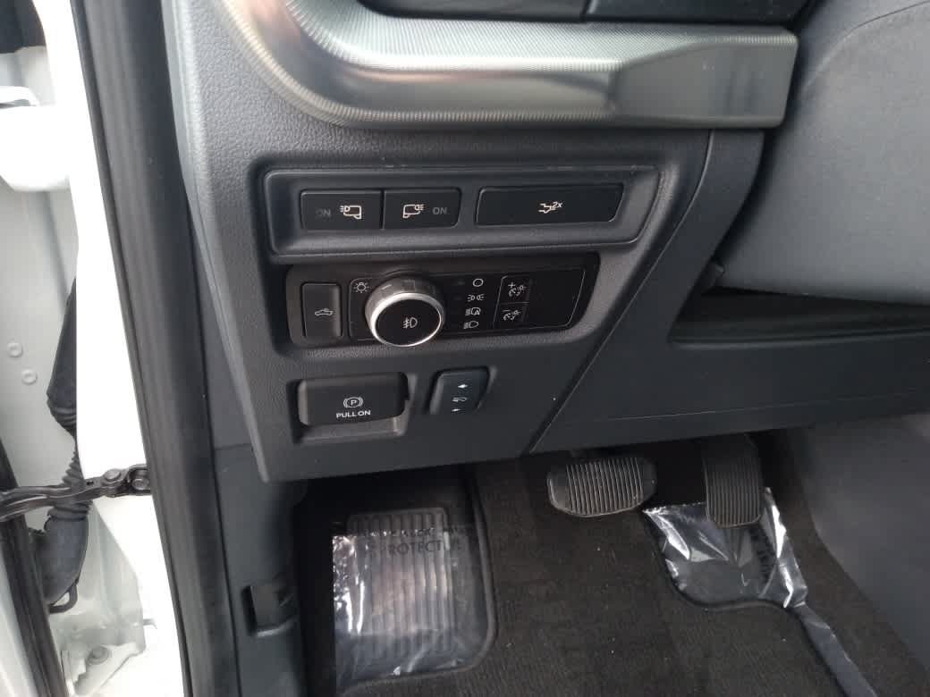 Used 2024 Ford F150 Lariat w/ Equipment Group 502A High AWD/4WD image 14