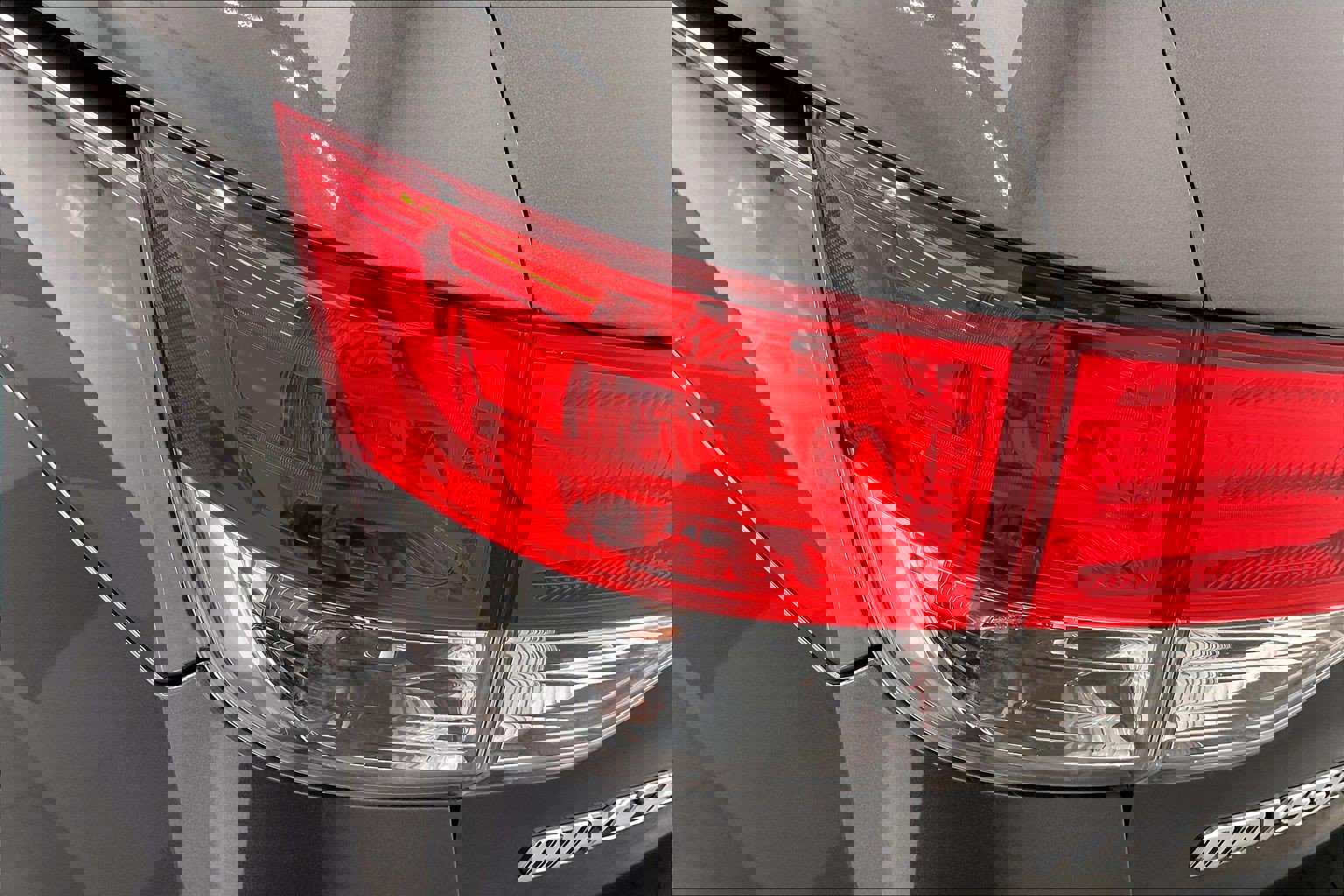 Used 2014 Honda Odyssey Touring image 29