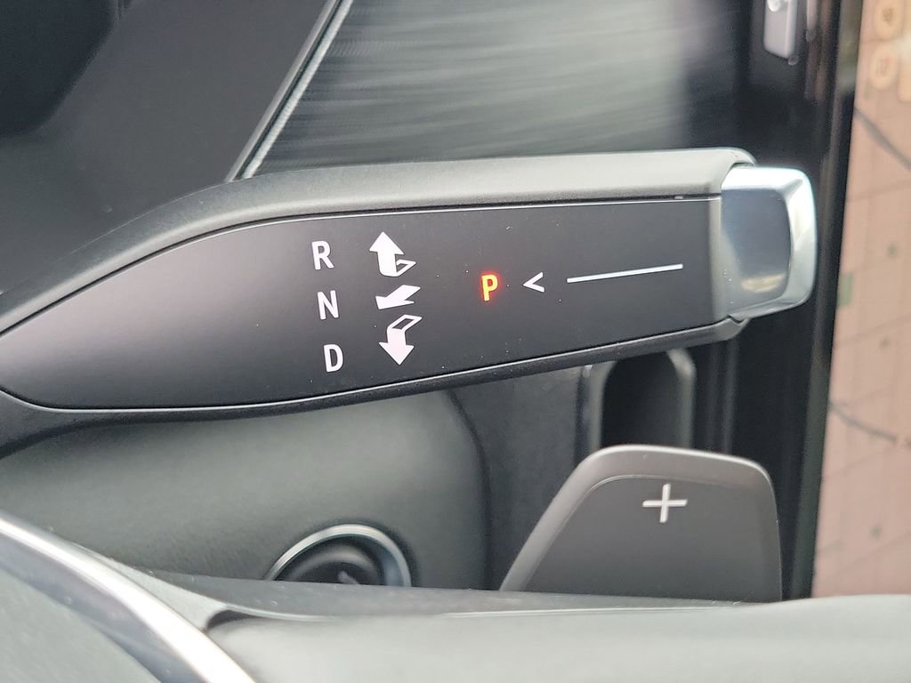 Used 2026 GMC Acadia AT4 w/ Luxury Package image 16