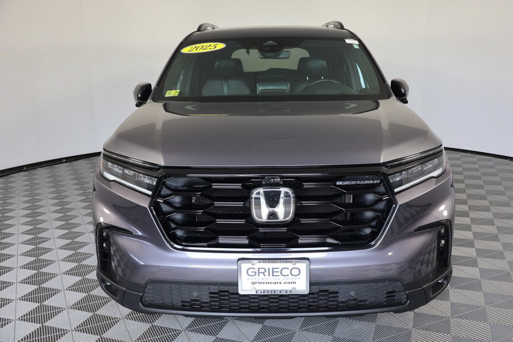 Used 2025 Honda Pilot Black Edition image 3