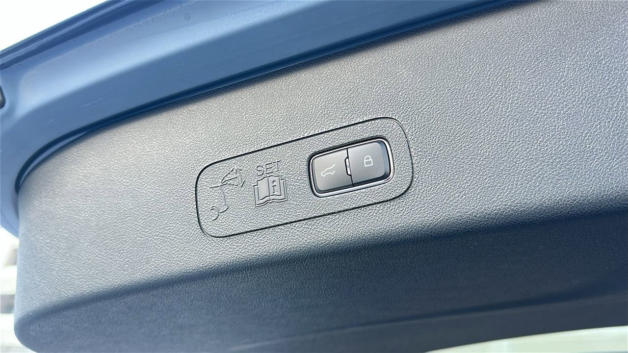 New 2026 Lincoln Aviator AWD image 12