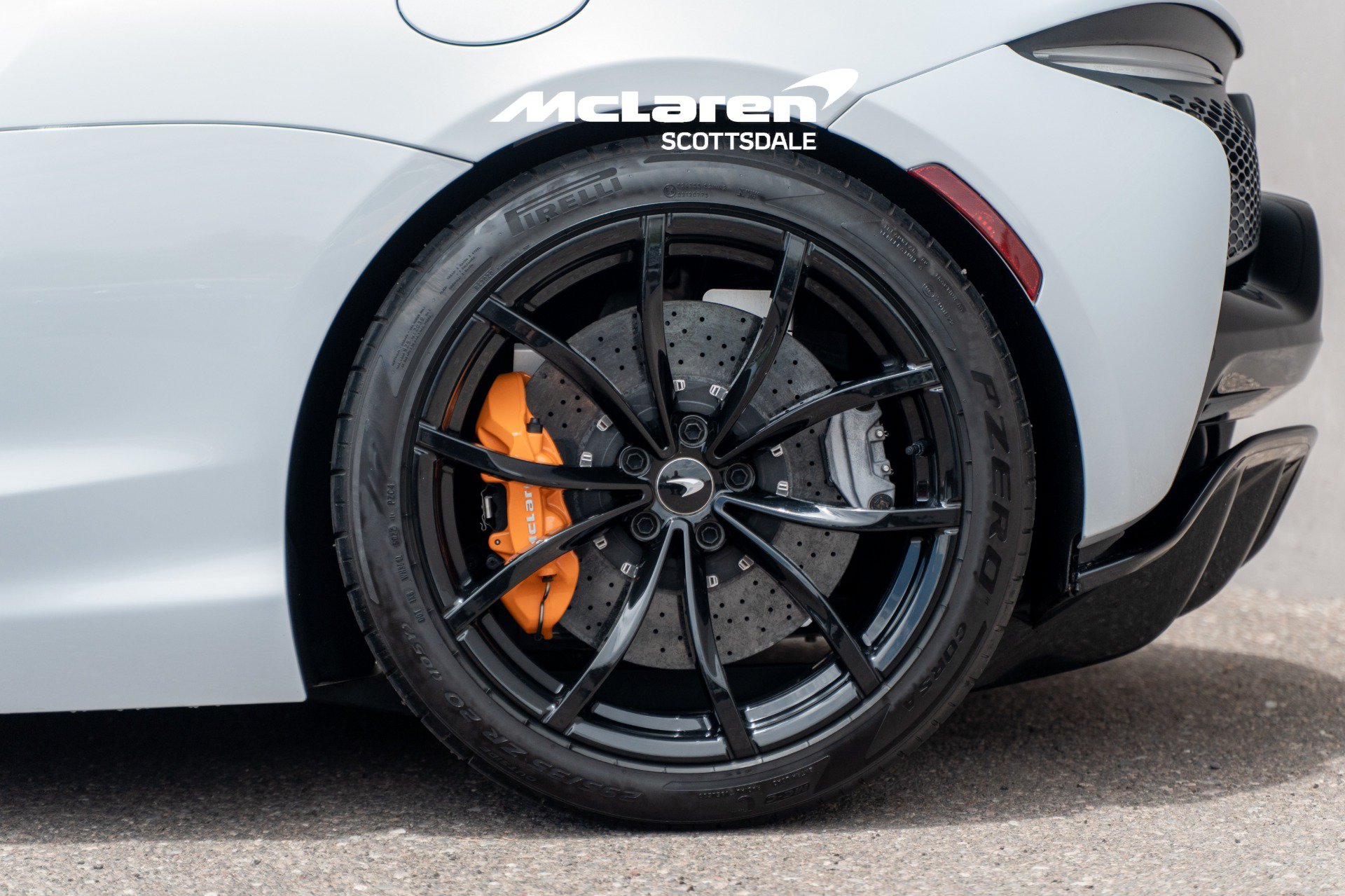Used 2023 McLaren Artura RWD image 28