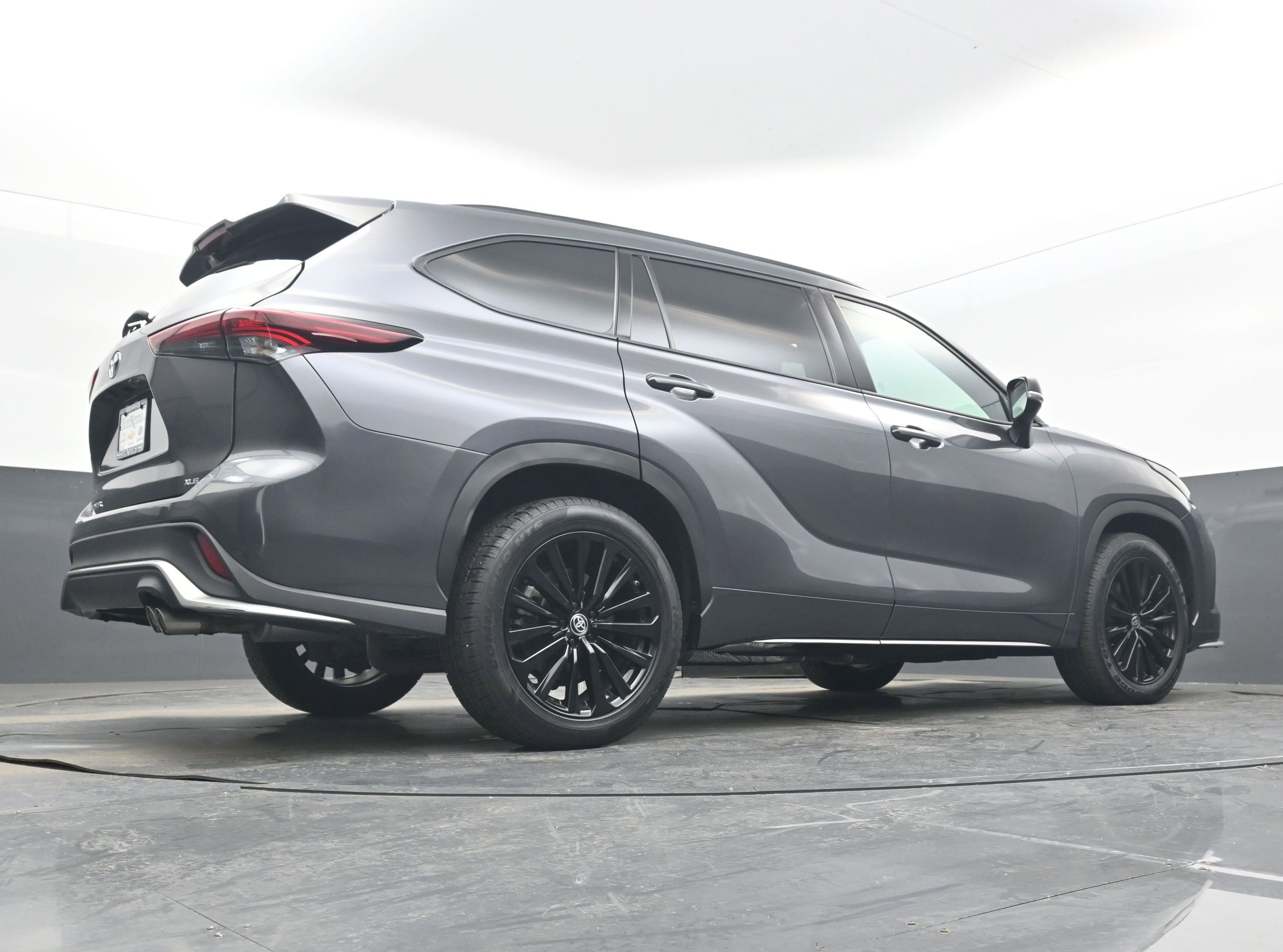 Used 2024 Toyota Highlander XSE image 31