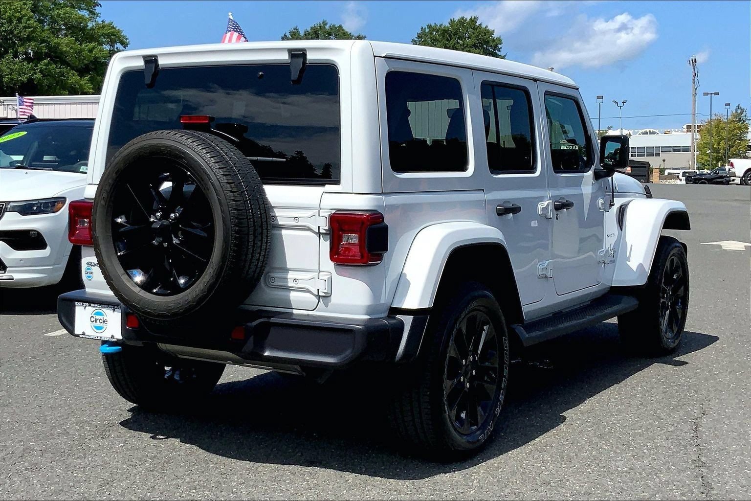 Used 2022 Jeep Wrangler Unlimited Sahara w/ Cold Weather Group AWD/4WD image 10