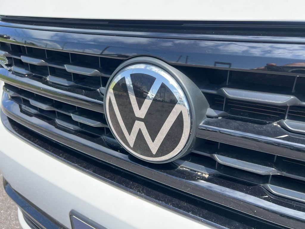 Certified 2023 Volkswagen Atlas Cross Sport SEL R-Line AWD/4WD image 11