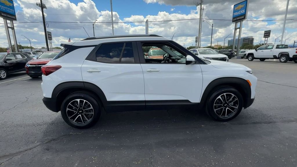 New 2025 Chevrolet TrailBlazer LT w/ Convenience Package image 9