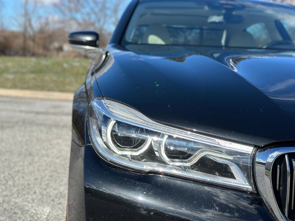 Used 2018 BMW 750i xDrive image 10