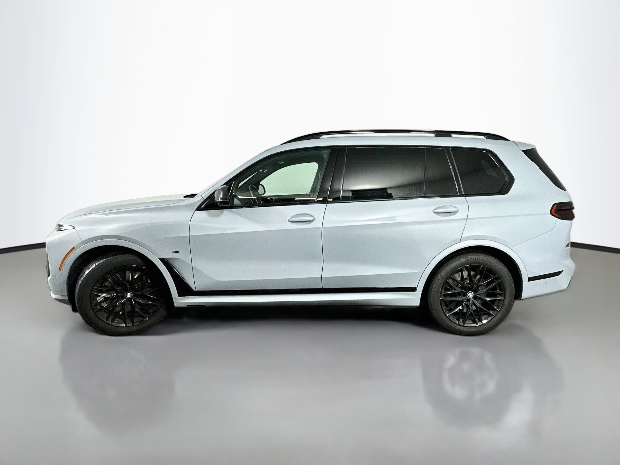 Used 2023 BMW X7 M60i w/ Executive Package AWD/4WD image 4