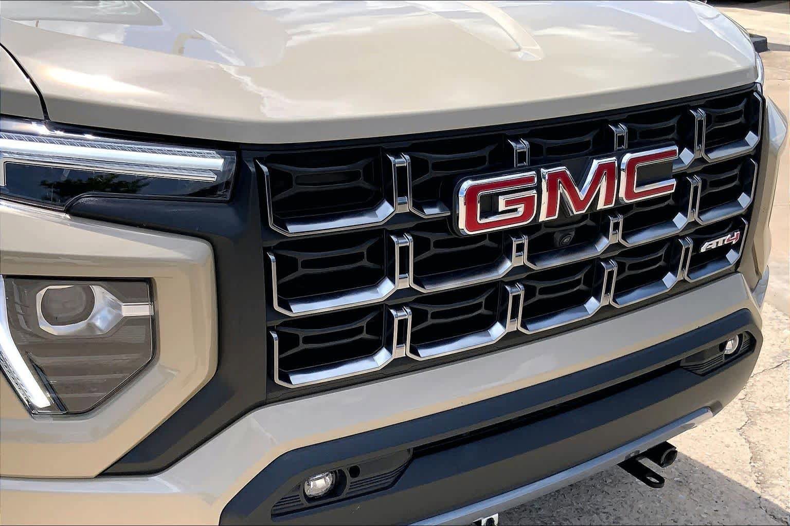 Used 2024 GMC Canyon AT4 w/ Technology Package AWD/4WD image 29