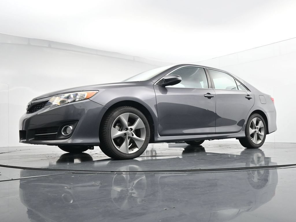 Used 2014 Toyota Camry SE w/ Leather Package FWD image 34
