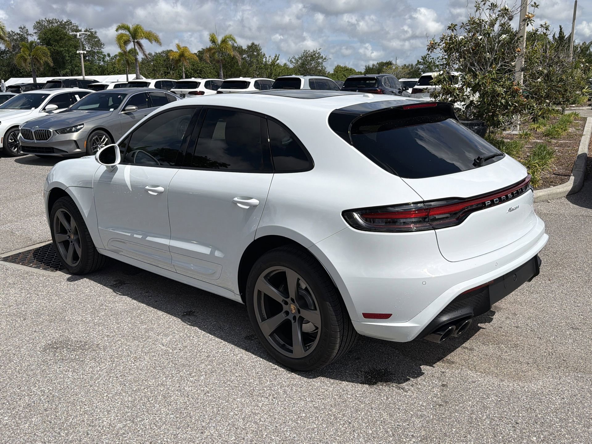 Used 2026 Porsche Macan AWD/4WD image 6