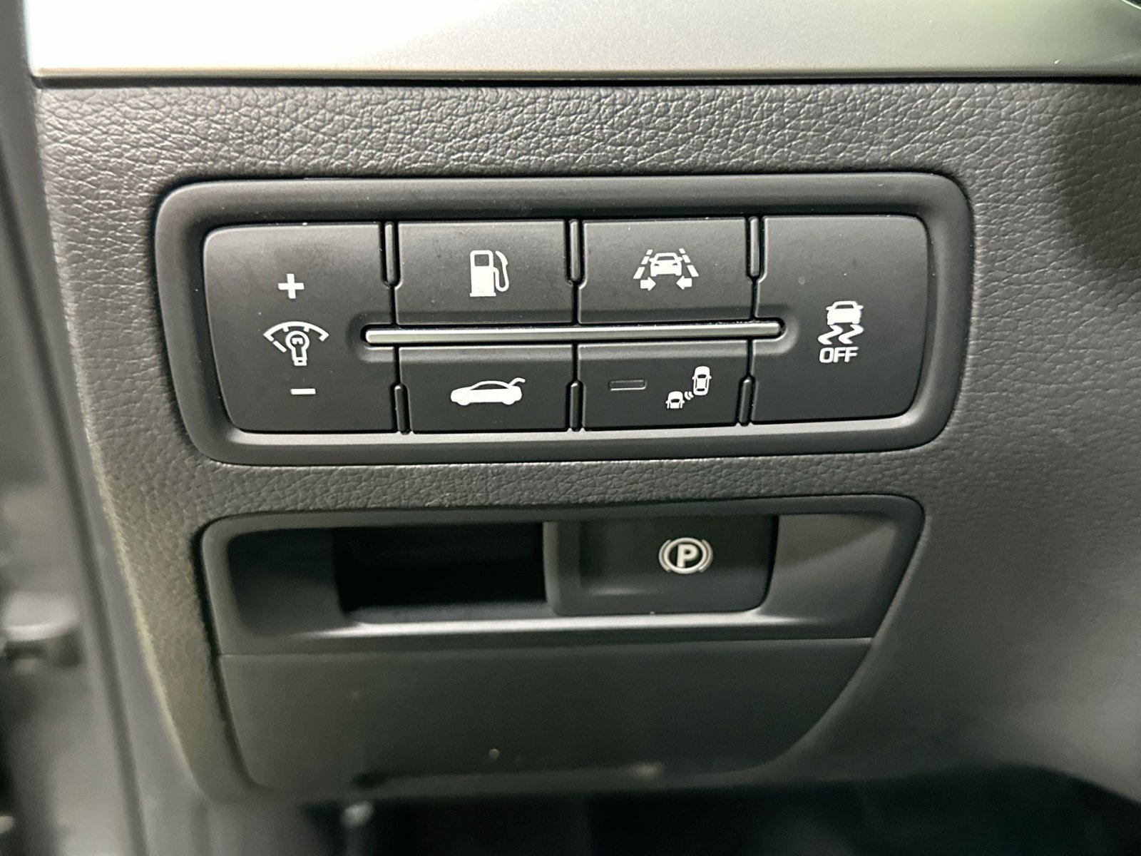 Used 2020 Genesis G80 3.8 image 16